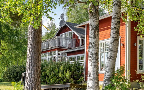 Villa Lundsfjärden: Plant, Building, Window, Nature, Leaf, Tree, Wood, Grass, Land Lot, Natural Landscape