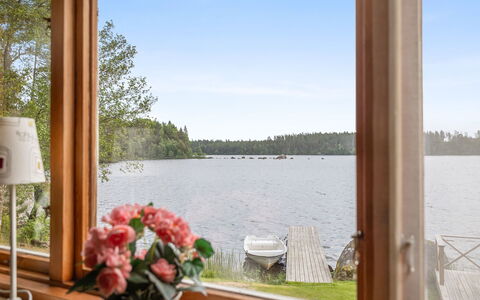 Sjöatorp Skogsstugan: Sky, Water, Plant, Property, Cloud, Shade, Wood, Interior Design, Flowerpot, Tree