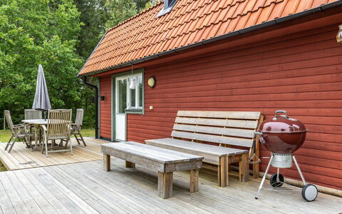 Grönede: Property, Furniture, Wood, Building, Cottage, Outdoor Furniture, Tree, Leisure, Window, Siding