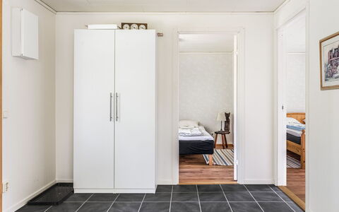 Gaslunda: Wood, Door, Picture Frame, Interior Design, Flooring, Building, Floor, Hardwood
