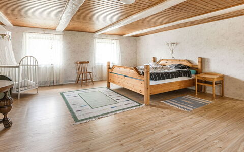 Gåragöl: Building, Furniture, Window, Comfort, House, Wood, Interior Design, Table, Living Room, Flooring