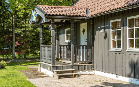 Ängasjö: Plant, Cloud, Sky, Building, Interior Design, Shade, Table, Tree, Condominium, Residential Area