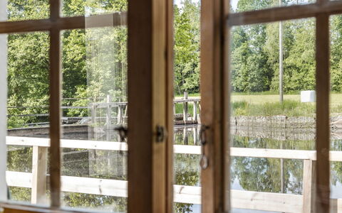 Tingsmåla: Window, Plant, Wood, Interior Design, Shade, Tree, Real Estate, Glass, Door