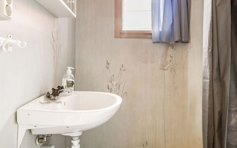 Tingsmåla: Tap, Plumbing Fixture, Property, Sink, Window, Purple, Bathroom, Bathroom Sink, Interior Design