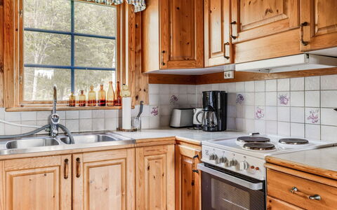 Bofall: Brown, Cabinetry, Furniture, Property, Countertop, Building, Sink, White, Kitchen Sink, Wood