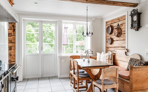 Klinten Totebo: Property, Furniture, Table, Wood, Interior Design, Flooring, Chair, Floor, Wall, Picture Frame