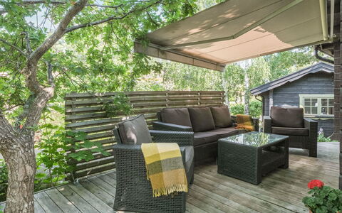 Rindö: Plant, Furniture, Flowerpot, Building, Tree, Houseplant, Shade, Wood, Outdoor Furniture, Real Estate