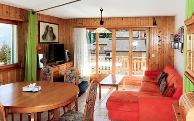 Grand Vue 3 635.2: Room, Property, Furniture, Building, Living Room, Interior Design, House, Home, Real Estate, Table
