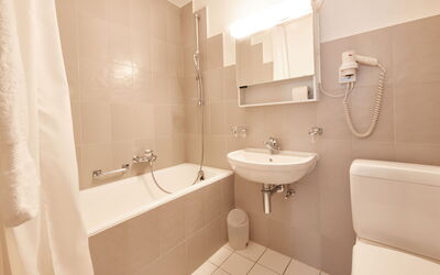 Accommodation:&nbsp;Flache 107 644.33