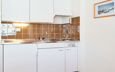 Accommodation:&nbsp;Arzinol 106 644.51