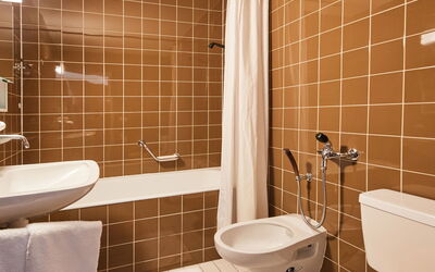 Accommodation:&nbsp;Arzinol 106 644.51