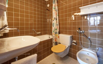 Accommodation:&nbsp;Arzinol 305 644.52