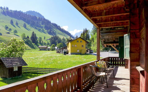 Schwenden 150: Sky, Plant, Building, Property, Porch, Tree, Shade, Wood, House, Mountain