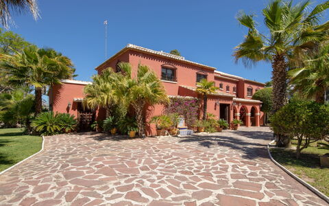 Villa Adelfa: Property, Home, Building, Real Estate, House, Residential Area, Estate, Tree, Architecture, Vacation
