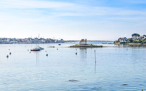 Plouhinec Morbihan 647: Blue, Water, Water Resources, Boat, Body Of Water, Watercraft, Waterway, Coastal And Oceanic Landforms, Sea, Boats And Boating--Equipment And Supplies