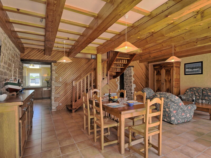 Accommodation:&nbsp;Houat-Hoedic-Belle-Ile 647.2