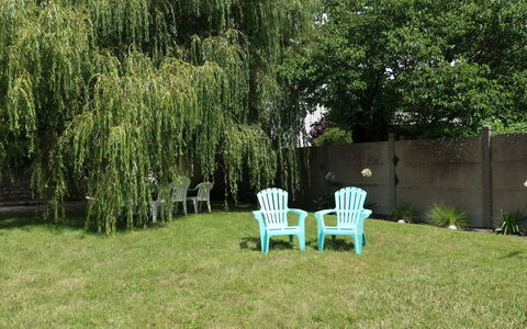 Plouhinec Morbihan 648: Plant, Plant Community, Natural Landscape, Tree, Land Lot, Grass, Woody Plant, Sky, Chair, Landscape