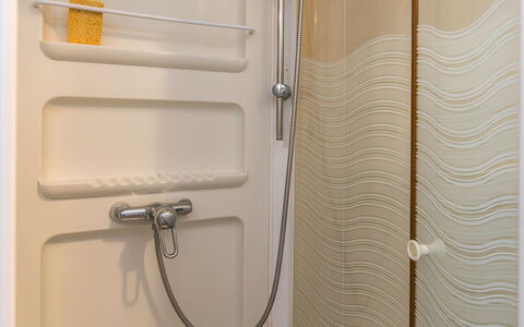 La Littorine: Plumbing Fixture, Bathroom, Building, Shower Head, Tap, Shower, Shower Bar, Shower Door, Floor