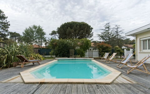 Ile de France: Swimming Pool, Property, House, Home, Real Estate, Backyard, Residential Area, Building, Vacation, Leisure