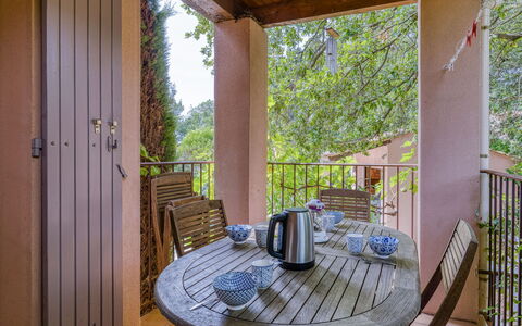 Le Chêne: Property, Furniture, Table, Wood, Chair, Interior Design, Plant, Shade, Flooring, Floor