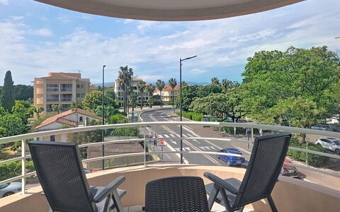 Accommodation:&nbsp;Le Consul 561.3