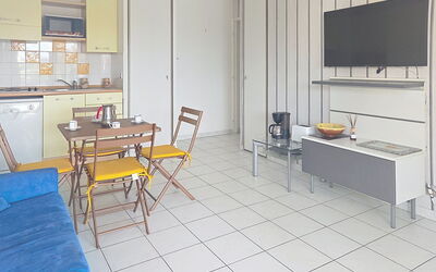 Accommodation:&nbsp;Le Consul 561.3