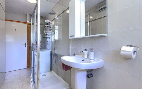 Bumbak: Tap, Mirror, Sink, Plumbing Fixture, Property, Bathroom Sink, Purple, Bathroom, Building