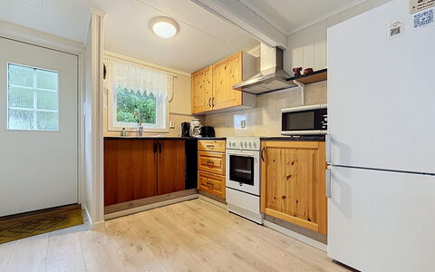 Lihesten: Furniture, Interior Design, Flooring, Floor, Table, Ceiling, Kitchen & Dining Room Table, Lighting, Chair, Home