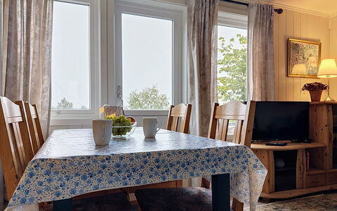Lihesten: Furniture, Interior Design, Flooring, Floor, Table, Ceiling, Kitchen & Dining Room Table, Lighting, Chair, Home
