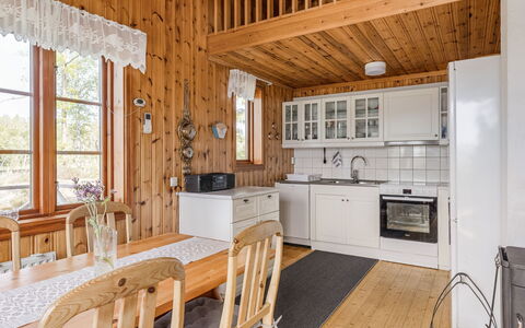 Kasen Sjökanten: Cabinetry, Furniture, Property, Countertop, Kitchen Appliance, Kitchen Stove, Table, Wood, Kitchen, Window