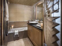 Accommodation:&nbsp;Kalinda 651.4