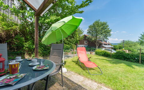 Zandt 604: Plant, Table, Sky, Furniture, Property, Tree, Shade, Outdoor Furniture, Building, Chair