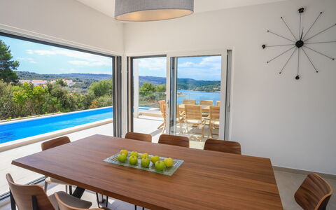 Jakša: Property, Room, Building, Furniture, House, Interior Design, Table, Real Estate, Dining Room, Home