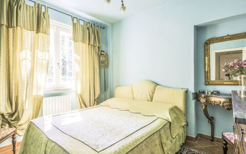 La Casa Vivente: Bedroom, Room, Furniture, Bed, Property, Bed Sheet, Interior Design, Bed Frame, Green, Bedding