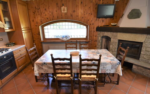 Fenis 300: Room, Property, Furniture, Floor, Interior Design, Building, Hardwood, Table, Real Estate, Dining Room