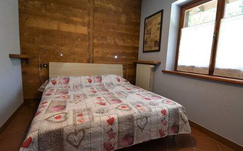 Fenis 300: Bedroom, Bed, Room, Bed Sheet, Furniture, Bedding, Property, Bed Frame, Floor, Mattress