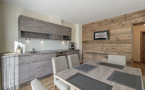 Sölden 751: Property, Room, Furniture, Building, Interior Design, Floor, Countertop, House, Wall, Home