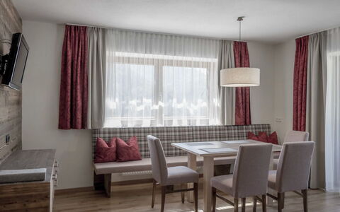 Accommodation:&nbsp;Melisande 2 751.2