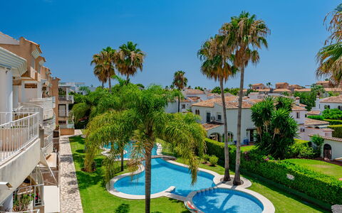 Venecia: Residential Area, Apartment, Home, Urban Design, Resort, Swimming Pool, Estate, Balcony, Condominium