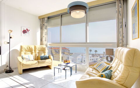 Ibis: Furniture, Property, Table, Couch, Comfort, Living Room, Interior Design, Lamp, Window, Floor