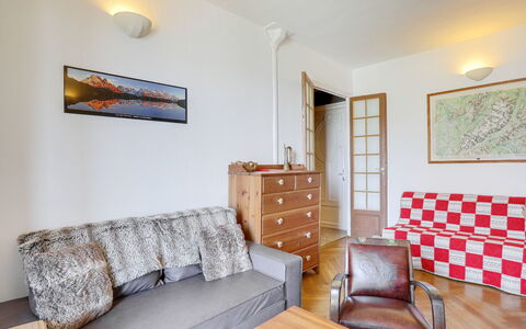 La Résidence: Room, Furniture, Property, Interior Design, Building, Real Estate, Bedroom, Wall, House, Floor
