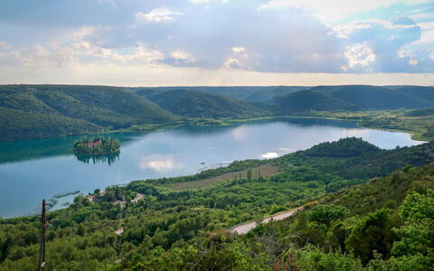 Ana: Water, Water Resources, Body Of Water, Natural Landscape, Highland, Bank, Lake, Wilderness, Forest, Tarn