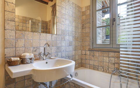 Appartamento Ginepro - Borgo in Chianni: Bathroom, Room, Property, Tile, Interior Design, Wall, Tap, Building, Real Estate, Floor
