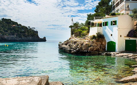 Cala Santanyí Beach House Jm: Water, Cloud, Building, Water Resources, Sky, Window, Green, Blue, Nature, Azure