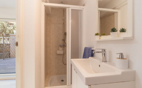 Cala Santanyí Beach House Jm: Wall, Flooring, Floor, Wood, Interior Design, Plumbing Fixture, Bathroom, Bathroom Sink, Bathroom Cabinet, Room