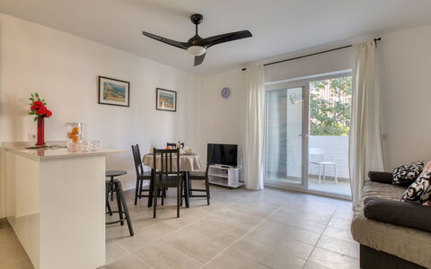 Accommodation:&nbsp;Urbatenis 179.2