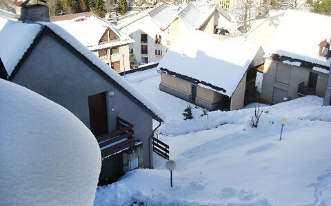Les Marmottes: Snow, Building, Window, World, House, Tree, Biome, Freezing, Residential Area, Slope