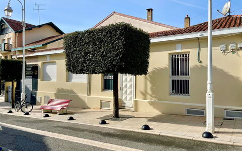 Terre et Mer: Sky, Building, Property, Window, House, Lighting, Road Surface, Neighbourhood, Architecture, Shade