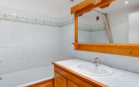 Tignes 336: Bathroom, Property, Room, Tap, Tile, Architecture, Interior Design, Real Estate, House, Sink