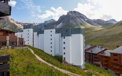 Tignes 336: Mountainous Landforms, Mountain, Mountain Range, Property, Highland, House, Alps, Building, Mountain Village, Architecture